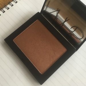 NARS Highlighting Powder in St Barths
